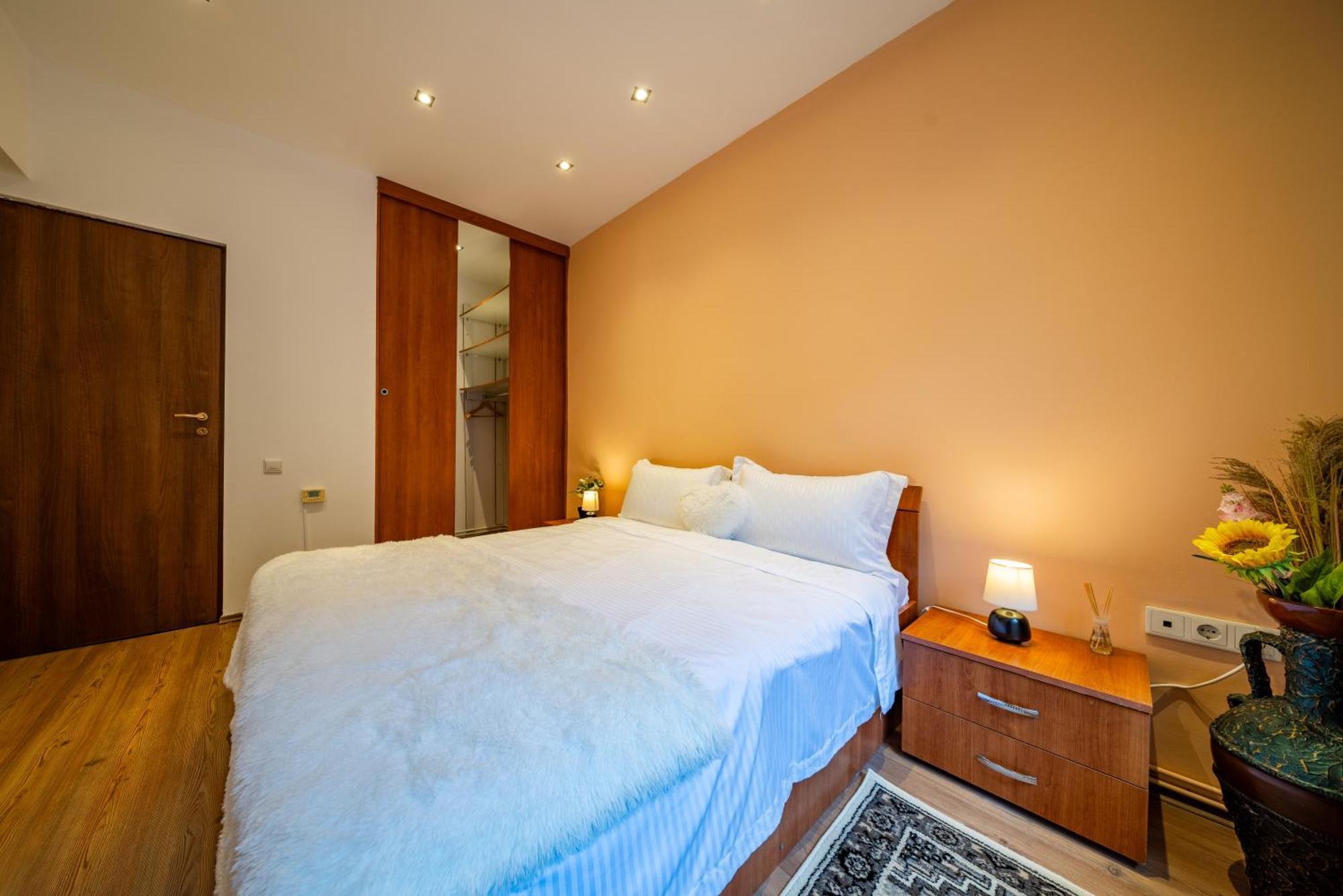 John Residence Apartment Brasov With Parking Option Esterno foto