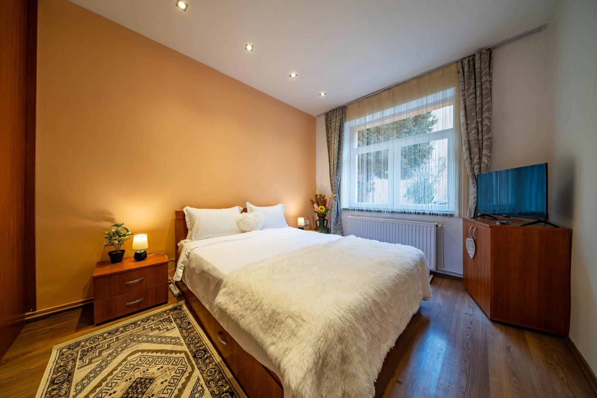John Residence Apartment Brasov With Parking Option Esterno foto