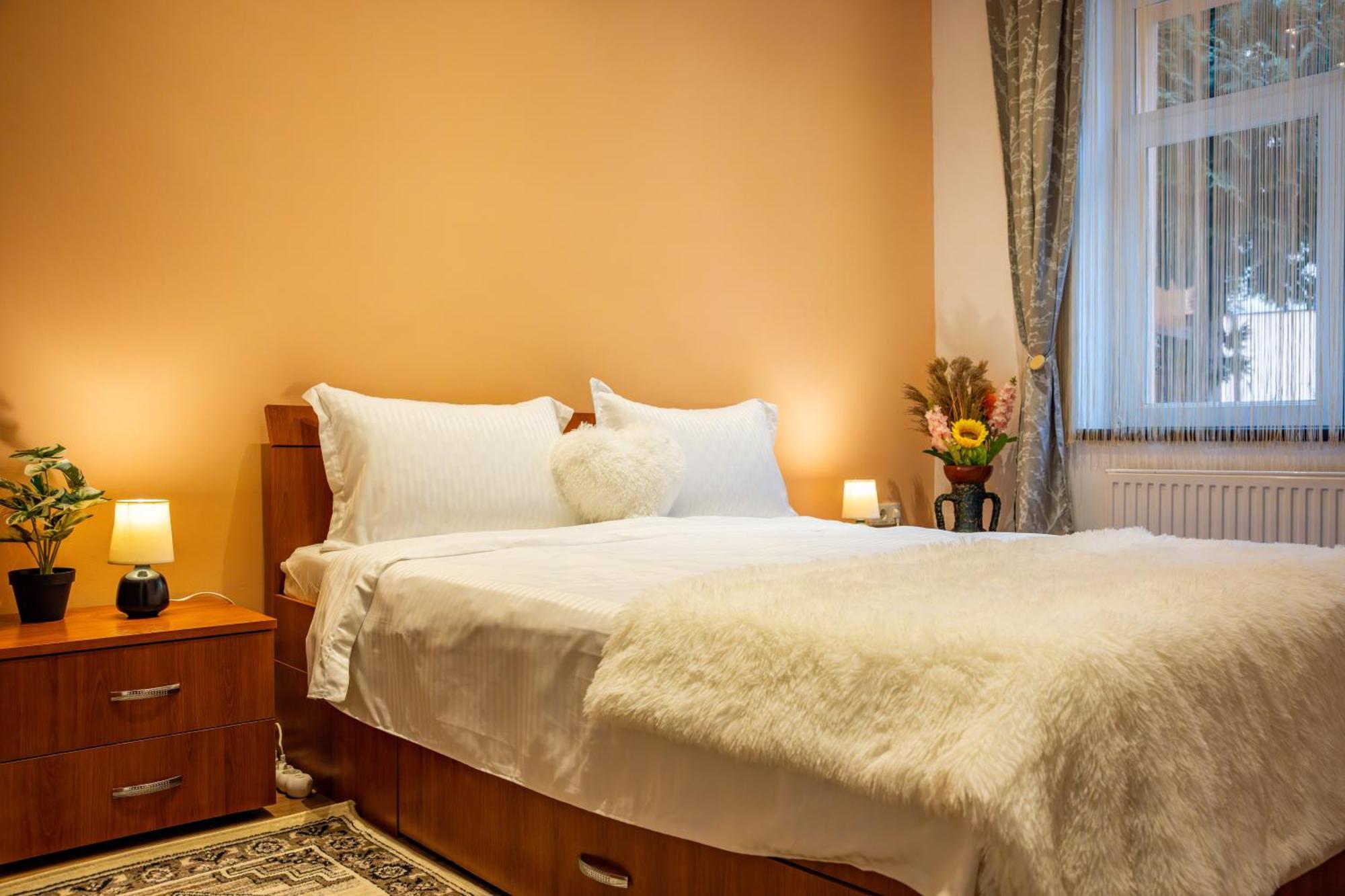 John Residence Apartment Brasov With Parking Option Esterno foto